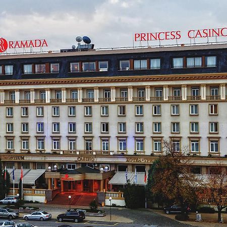 Hôtel Ramada By Wyndham Plovdiv Trimontium Extérieur photo