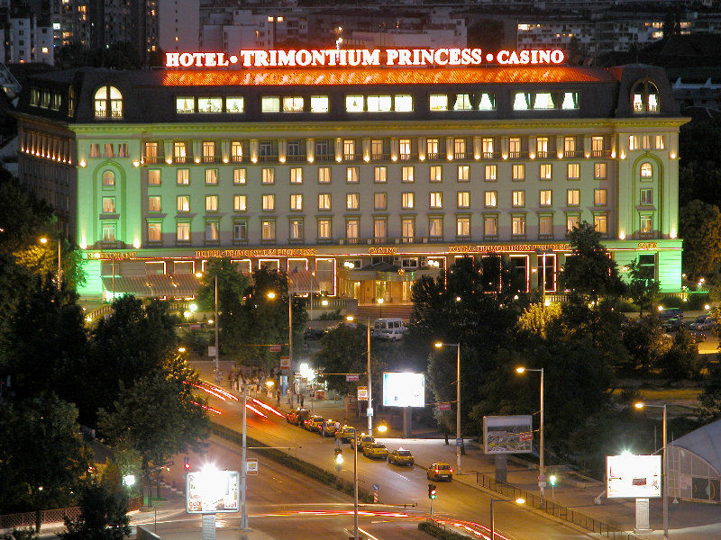 Hôtel Ramada By Wyndham Plovdiv Trimontium Extérieur photo