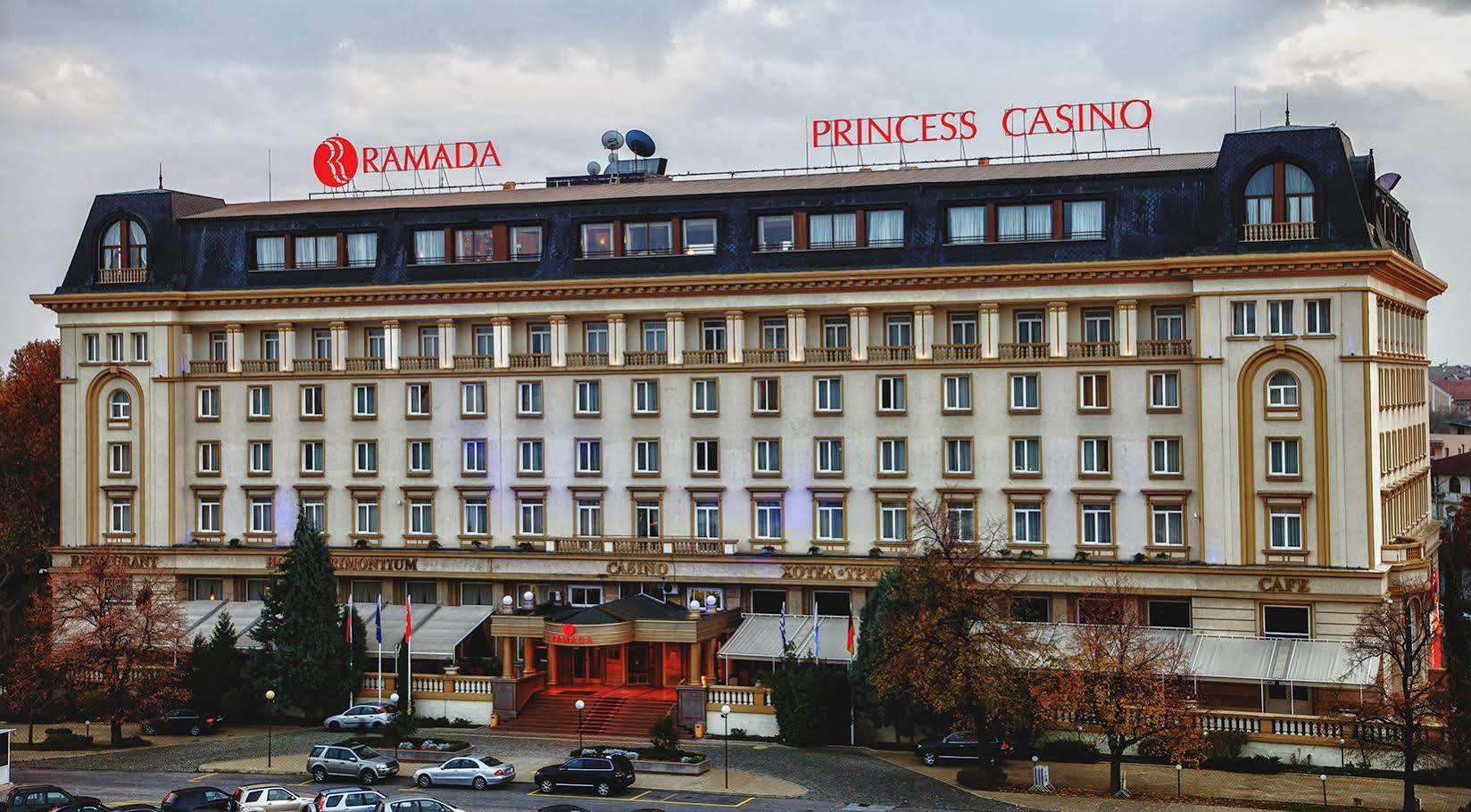 Hôtel Ramada By Wyndham Plovdiv Trimontium Extérieur photo